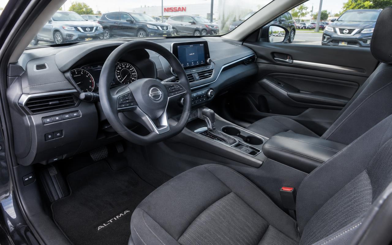 2019 Nissan Altima interior