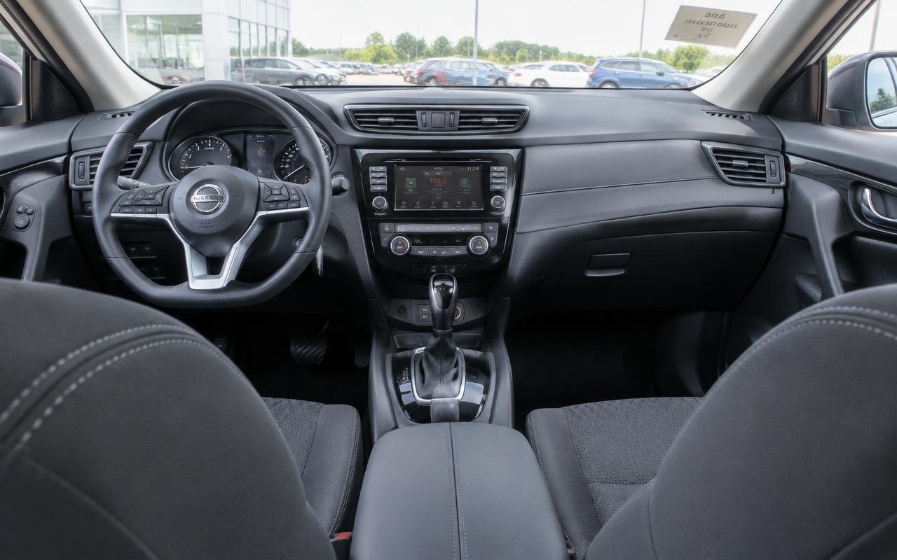 2020 Nissan Rogue interior
